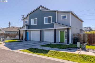 /international/us/1063-ne-emerald-dr-hermiston-or-110101217750/
