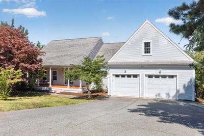 /international/us/82-nottingham-drive-yarmouth-port-ma-110119917814/