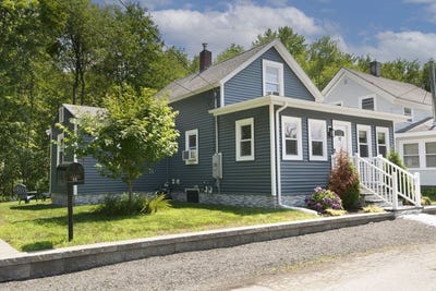 /international/us/12-crump-st-hudson-ma-110101093083/