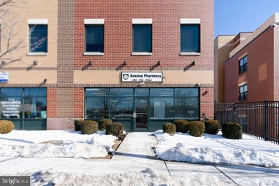 /international/us/1003-avenue-of-the-states-chester-pa-110106960814/