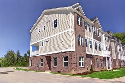 /international/us/619-commonwealth-boulevard-yorktown-va-110108348646/