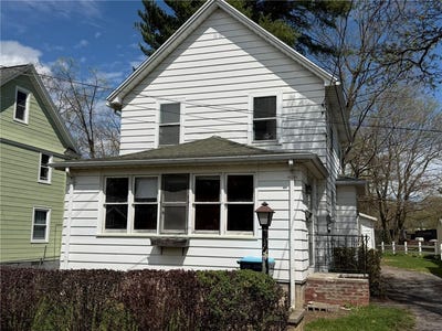 /international/us/16-maple-street-avon-ny-110107634317/