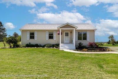 /international/us/2520-linn-road-williamston-mi-110100471432/