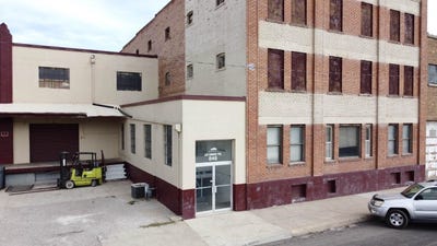 /international/us/848-s-1st-street-pocatello-id-110103123477/
