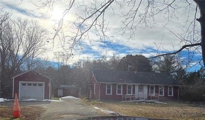 /international/us/22-oak-street-hopkinton-ri-110104521258/