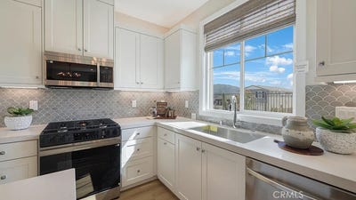 /international/us/2155-aneto-way-santa-paula-ca-110120452143/