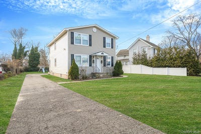 /international/us/130-5th-avenue-bay-shore-ny-110106785375/