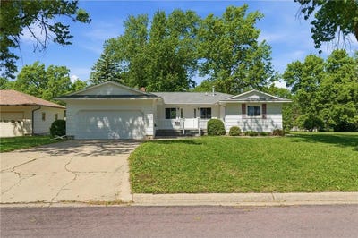 /international/us/1224-s-ramsey-street-blue-earth-mn-110105873648/