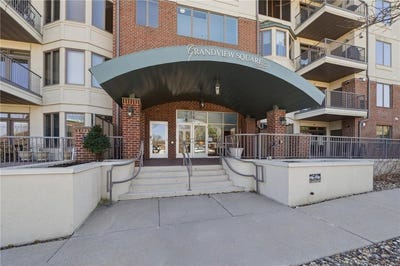 /international/us/5275-grandview-square-edina-mn-110107548410/