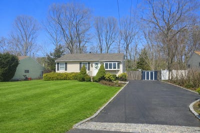 /international/us/9-fox-lane-shoreham-ny-110106810274/