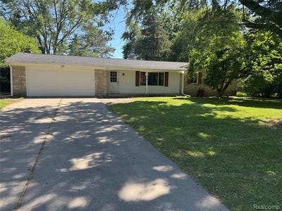/international/us/2434-e-cook-road-grand-blanc-mi-110101179562/
