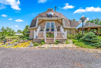 /international/us/6180-s-hillsdale-road-hillsdale-mi-110108604448/
