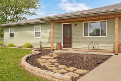/international/us/1452-slagle-road-bolivar-mo-110107748811/