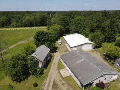 /international/us/120-vreeland-street-north-adams-mi-110093257847/
