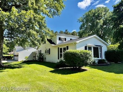 /international/us/2930-w-water-street-port-huron-al-110109081899/