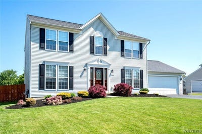 /international/us/2235-hunters-hollow-lane-lake-view-ny-110108438045/