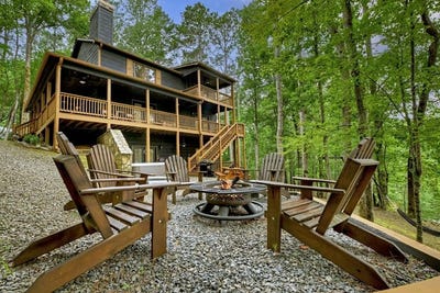 /international/us/22-kings-court-ellijay-ga-110101434795/