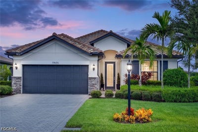 /international/us/19605-utopia-lane-estero-fl-110120017165/