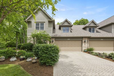 /international/us/1028-crestwood-circle-st-charles-il-110108341485/
