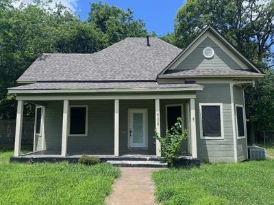 /international/us/934-4th-street-sw-paris-tx-110108901649/