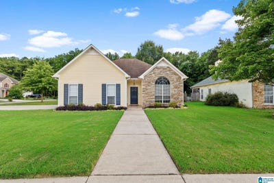 /international/us/1700-amberley-woods-place-helena-al-110100926846/