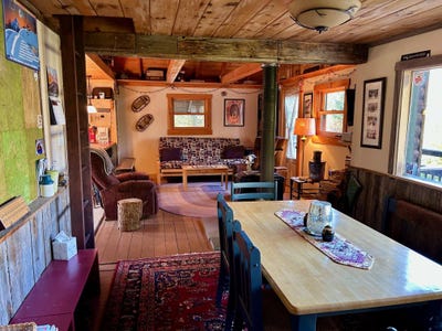 /international/us/1050-spring-farm-road-carrabassett-valley-me-110107400955/