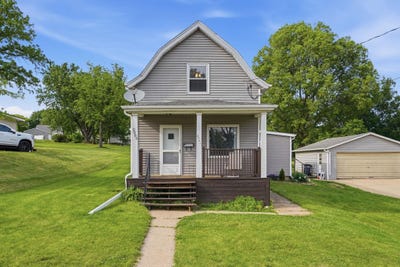 /international/us/2085-lombard-street-dubuque-ia-110108450030/