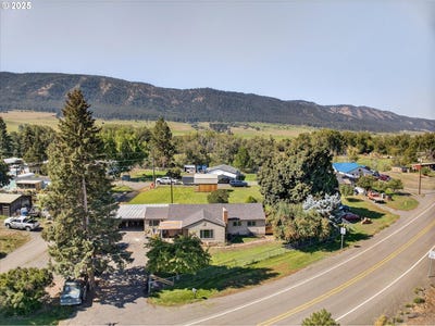 /international/us/109-highway-82-lostine-or-110102380627/