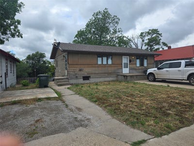 /international/us/1309-8th-avenue-dodge-city-ks-110108411372/