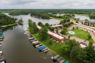 /international/us/8182-county-78-nisswa-mn-110098596938/