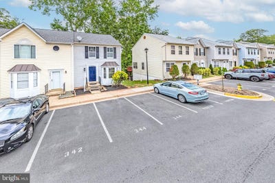 /international/us/344-moseby-court-manassas-park-va-110100157904/