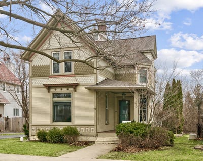 /international/us/123-raymond-avenue-barrington-il-110109032878/