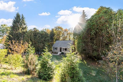 /international/us/390-north-rd-bedford-ma-110120455473/