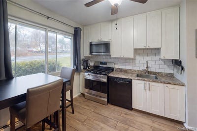 /international/us/4-blue-hill-orangeburg-ny-110106695210/