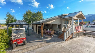 /international/us/850-buckboard-drive-star-valley-ranch-wy-110109103976/?lang=de
