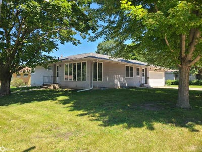 /international/us/1155-crestmore-way-mason-city-ia-110119596157/