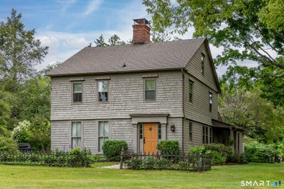 /international/us/54-school-street-woodbury-ct-110108438366/