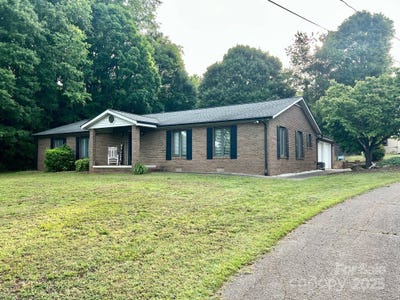 /international/us/35-caldwell-drive-taylorsville-nc-110099596517/