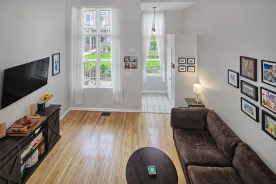 /international/us/256-half-moon-ct-west-new-york-nj-110100581723/