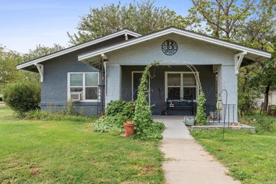 /international/us/710-goodnight-street-clarendon-tx-110110188702/