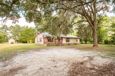 /international/us/1733-williams-road-waycross-ga-110101452252/