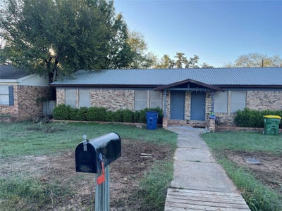 /international/us/4217-quail-ridge-court-granbury-tx-110108545181/