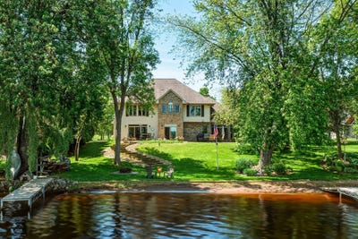 /international/us/16448-92nd-avenue-chippewa-falls-wi-110108423171/