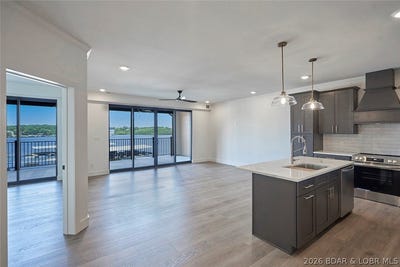 /international/us/4925-robins-circle-osage-beach-mo-110107061745/