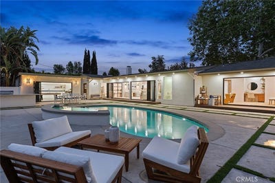 /international/us/23925-crosson-drive-woodland-hills-ca-110108332899/