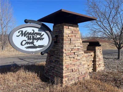 /international/us/9074-whisper-creek-trail-greenfield-mn-110098561625/