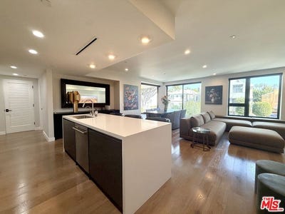 /international/us/1017-n-croft-ave-los-angeles-ca-110107158556/