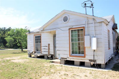 /international/us/501-e-church-street-san-saba-tx-110099703546/
