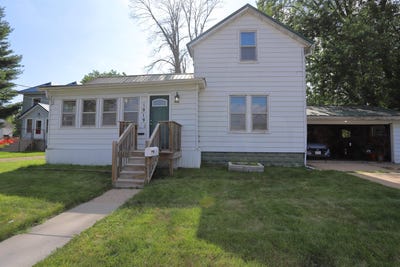 /international/us/1019-academy-street-elroy-wi-110101041510/
