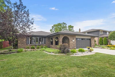 /international/us/8955-linden-drive-tinley-park-il-110109450928/